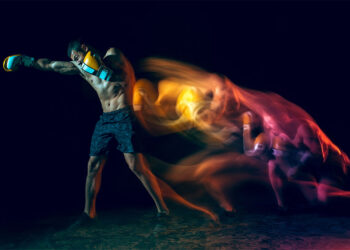 Fotografia de boxeador usando a técnica estroboscópica.